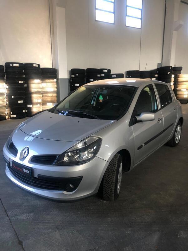 Usato 2007 Renault Clio 1.1 Benzin 65 CV (3.800 €)