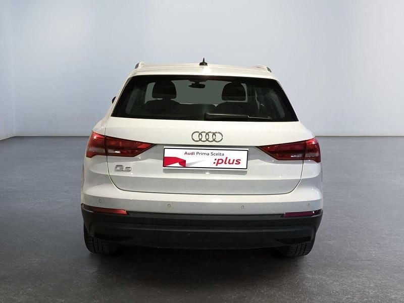 Käytetty Audi Q3 Business 150 HP (110 kW) 2021 Valkoinen Katumaasturi