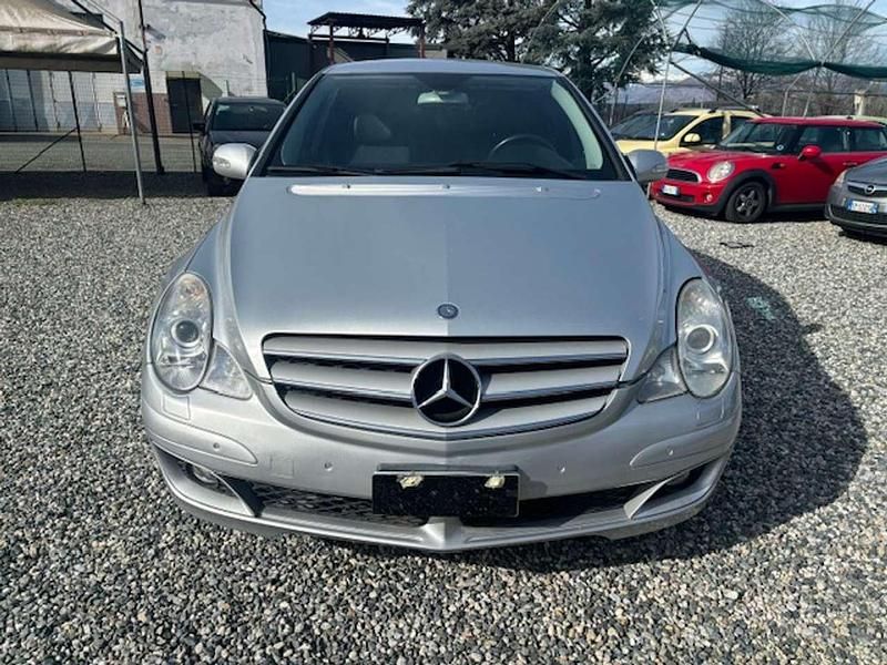 Usata Mercedes R320 224 CV (164 kW) 2006 Grigio Monovolume