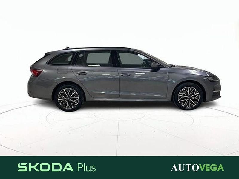 Usata Skoda Octavia Selection 115 CV (84 kW) 2025 Grigio / pastello Station wagon