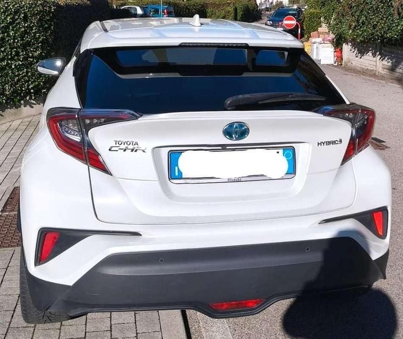 Usata Toyota C-HR Lounge 98 CV (72 kW) 2018 Bianco SUV