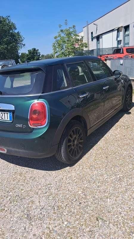Begagnad Mini One D 95 HK (69 kW) 2018 Halvkombi