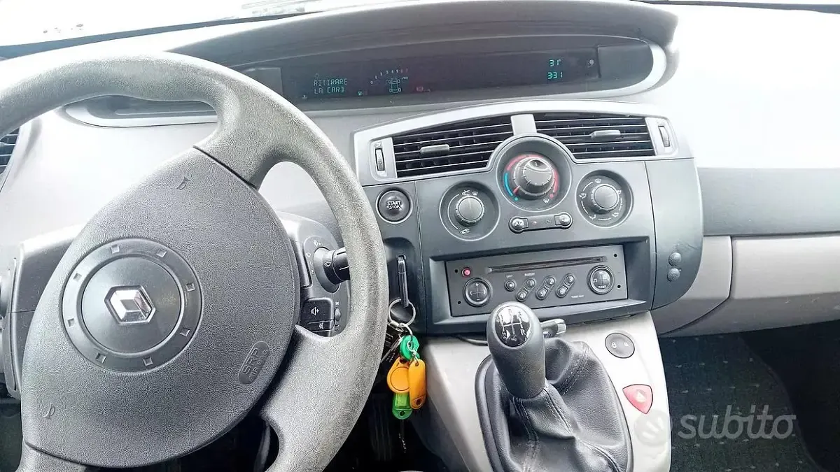 Usata Renault Scénic 111 CV (81 kW) 2004 Bluazzurro Monovolume