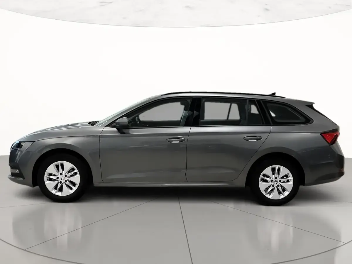 Usata Skoda Octavia Executive 110 CV (80 kW) 2023 Grigio graphite metallizzato Station wagon
