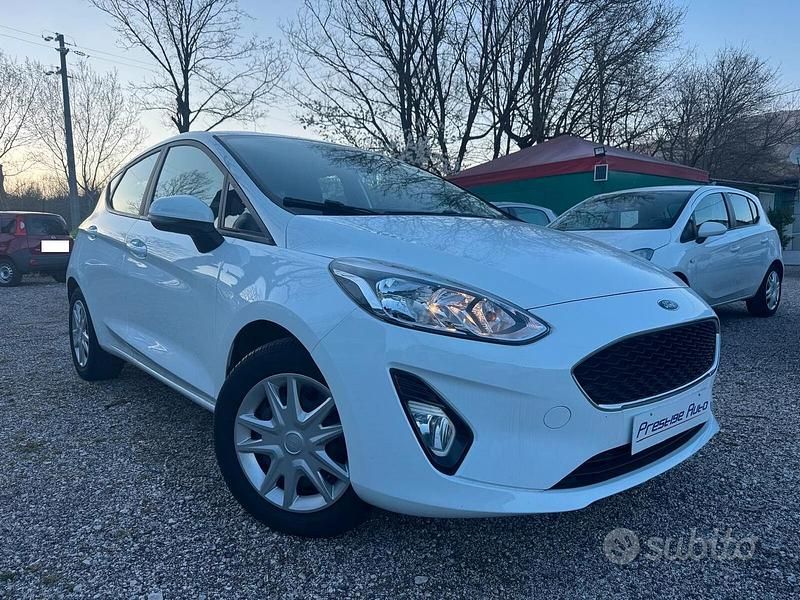 Usata Ford Fiesta 85 CV (62 kW) 2018 Bianco Utilitaria