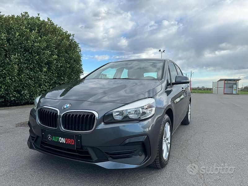 Usata BMW 216 Active Tourer Sport Line 116 CV (85 kW) 2018 Grigio Monovolume