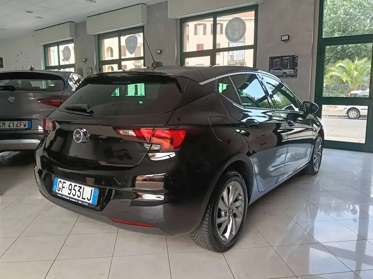 Usata Opel Astra Business Elegance 122 CV (89 kW) 2021 Nero Berlina