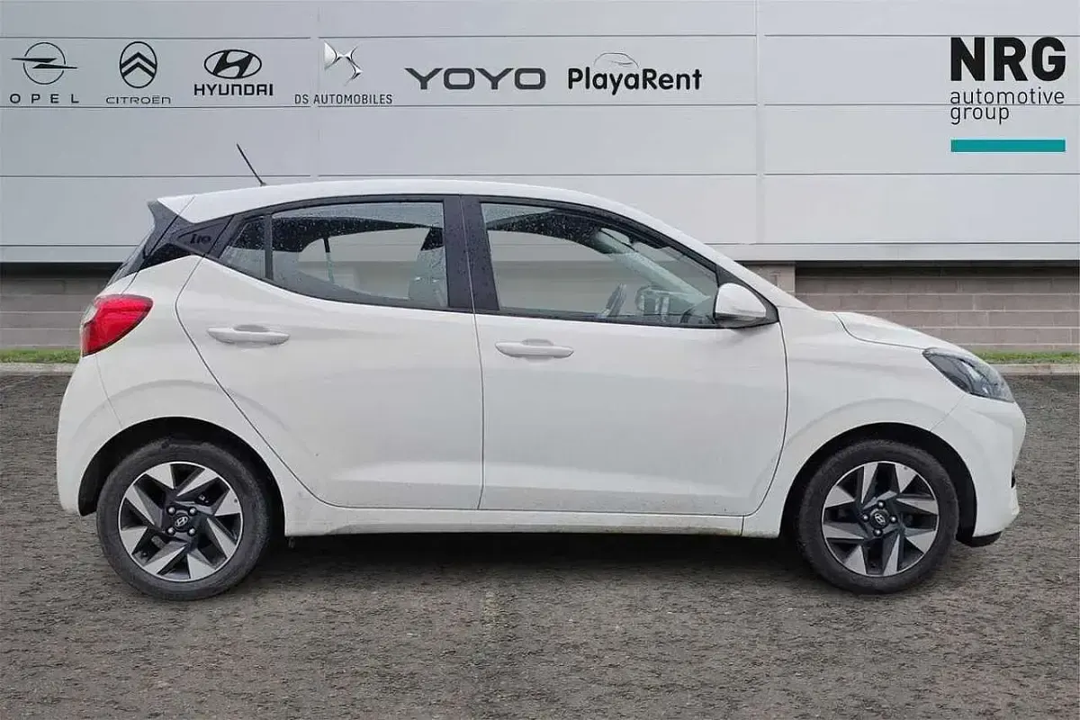 Usata Hyundai i10 67 CV (49 kW) 2023 Bianco Utilitaria