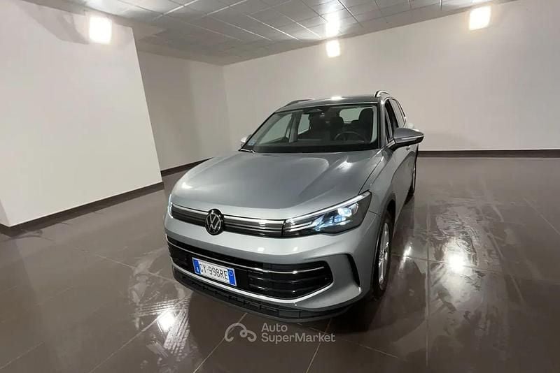 Usata VW Tiguan Life 150 CV (110 kW) 2025 Argento SUV