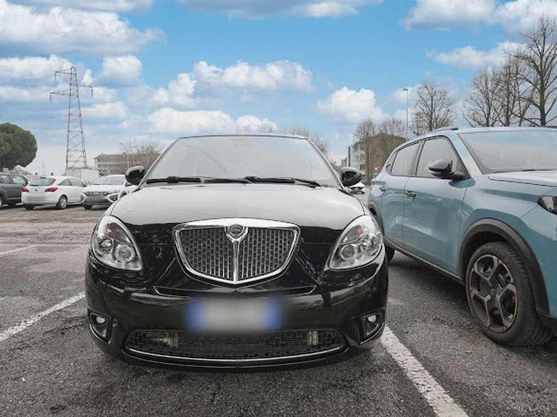 Usata Lancia Ypsilon 69 CV (50 kW) 2011 Utilitaria