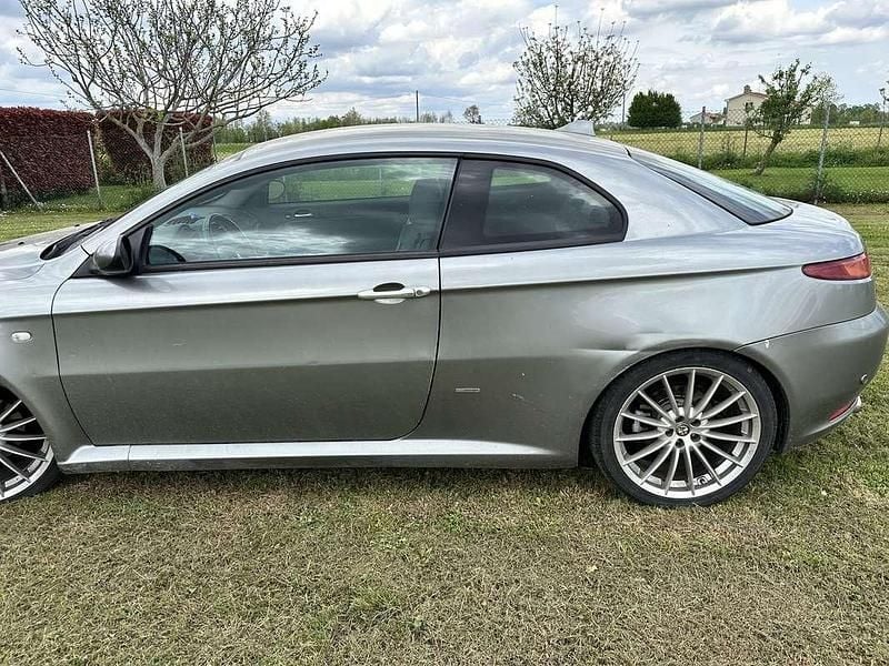Usata Alfa Romeo GT Distinctive 165 CV (121 kW) 2005 Coupé