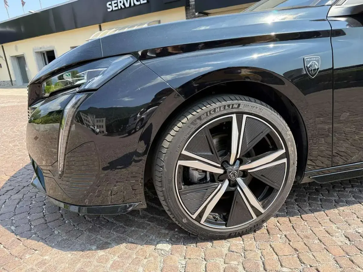 Usata Peugeot 308 GT 145 CV (106 kW) 2025 Nero perla Berlina