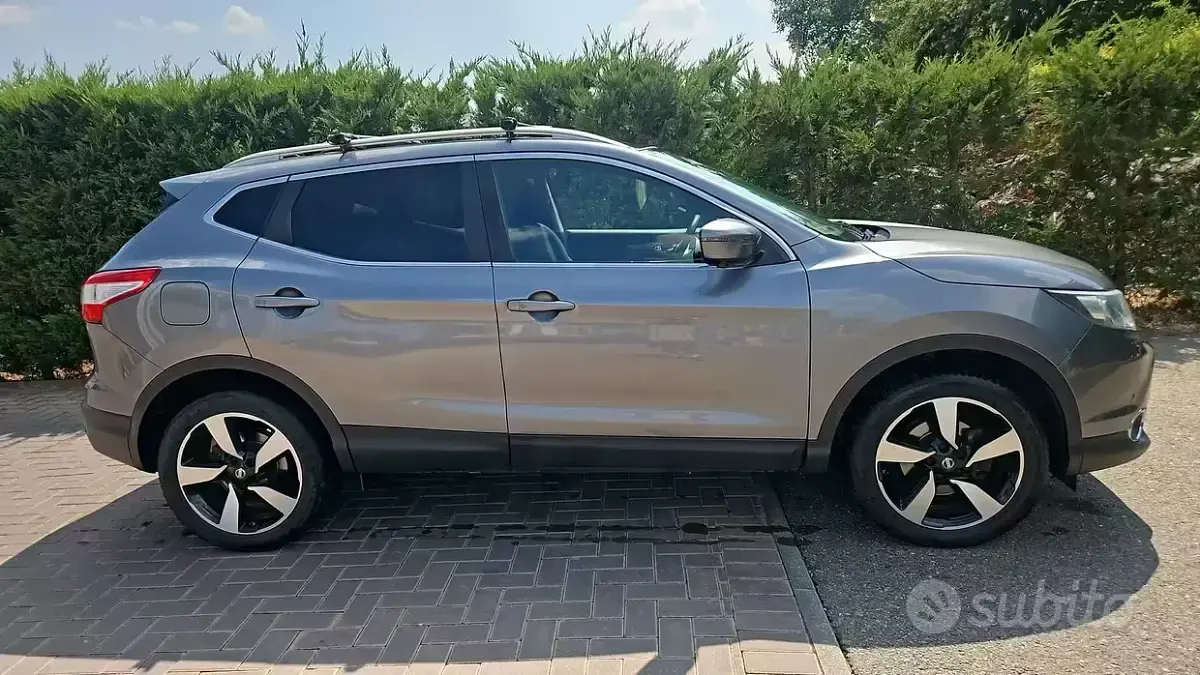 Usata Nissan Qashqai N-Connecta 115 CV (84 kW) 2017 Grigio SUV