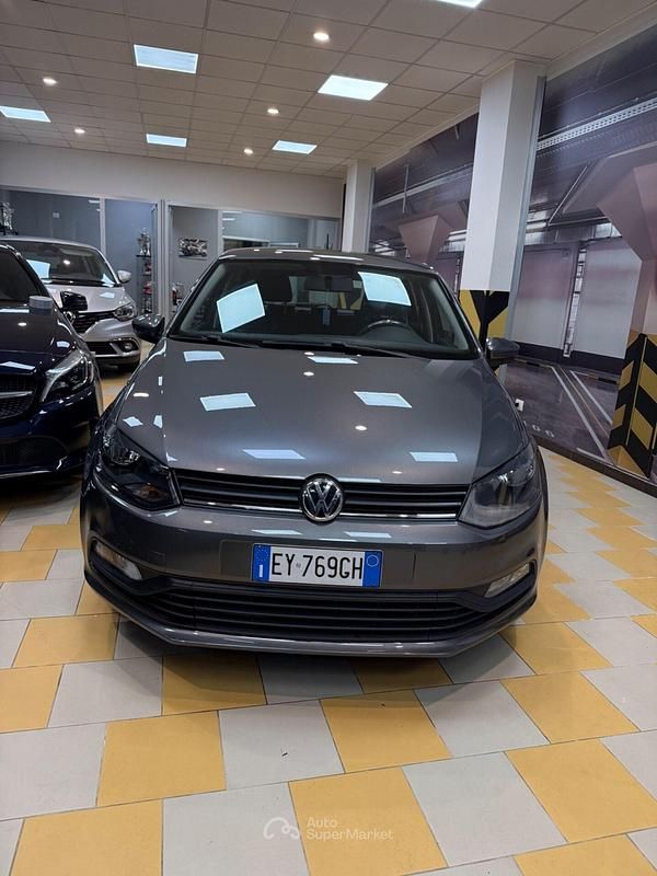 Usata VW Polo Trendline 60 CV (44 kW) 2015 Grigio Berlina