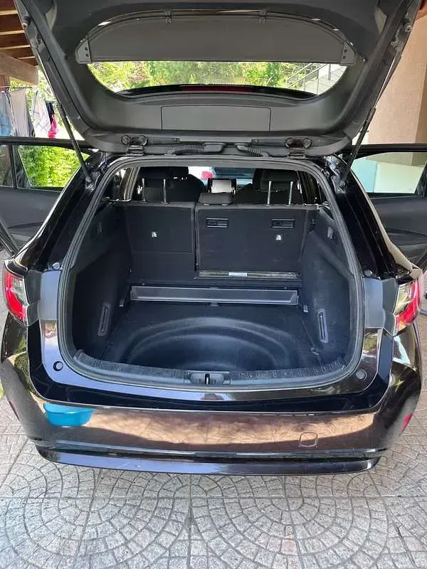 Usata Toyota Corolla Active 98 CV (72 kW) 2019 Marrone Station wagon