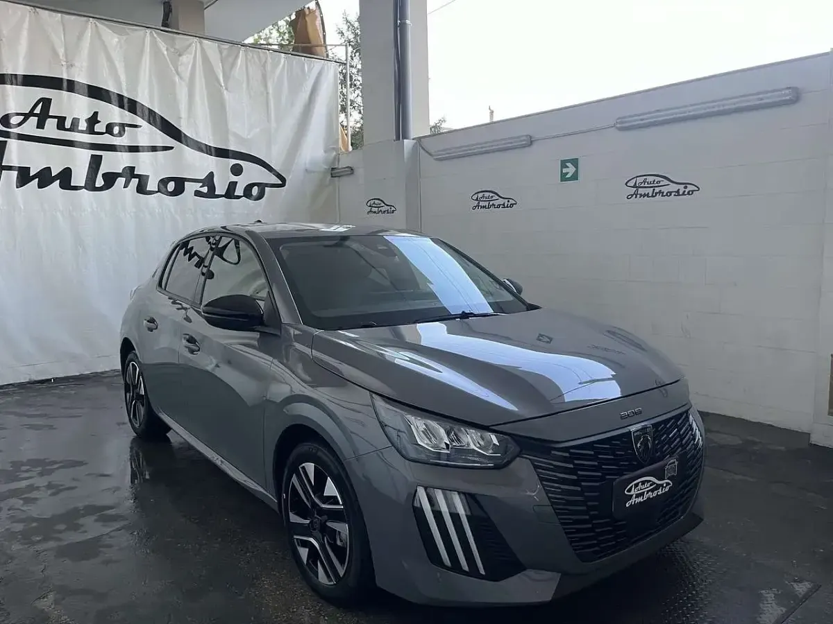 Usata Peugeot 208 110 CV (80 kW) 2025 Grigio Utilitaria