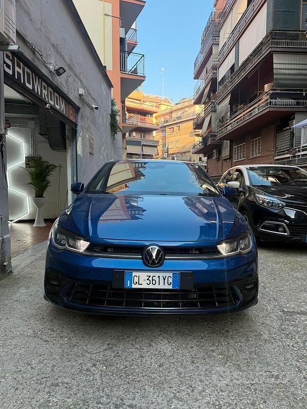 Usata VW Polo R-line 110 CV (80 kW) 2023 Blu Utilitaria