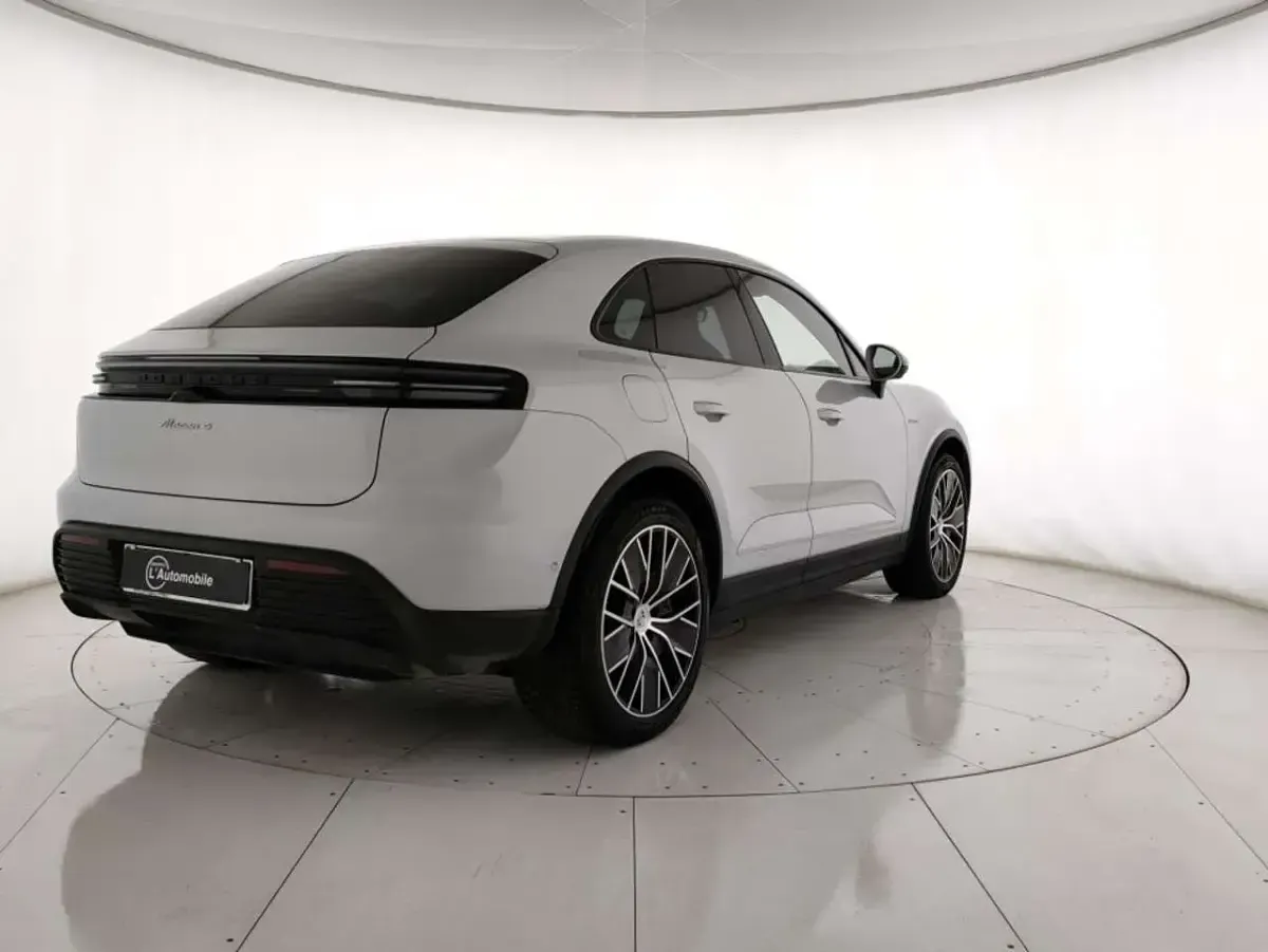 Usata Porsche Macan 144 kW (197 CV) 2024 Grigio SUV