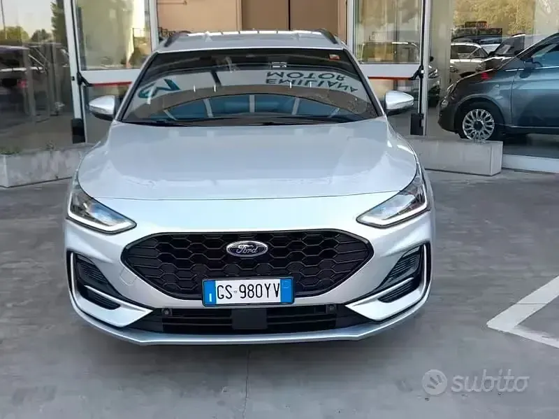 Usata Ford Focus ST 115 CV (84 kW) 2024 Grigio Station wagon