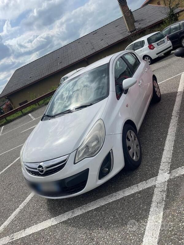 Usata Opel Corsa 85 CV (62 kW) 2012 Bianco Utilitaria