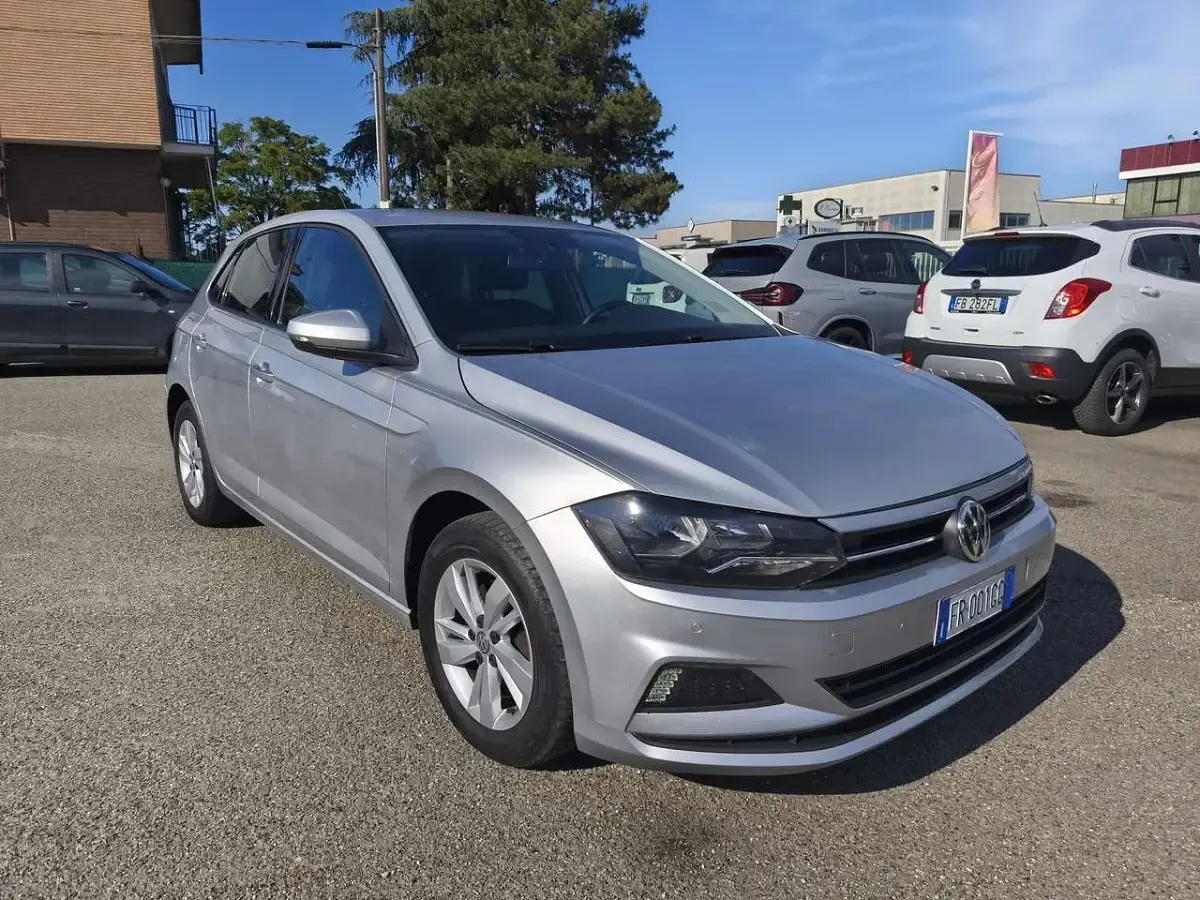 Usata VW Polo 80 CV (58 kW) 2018 Argento Utilitaria