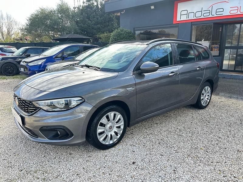 Usata Fiat Tipo 120 CV (88 kW) 2017 Grigio Station wagon