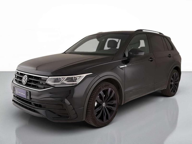 Usata VW Tiguan R-line 150 CV (110 kW) 2023 Deep black perlato SUV