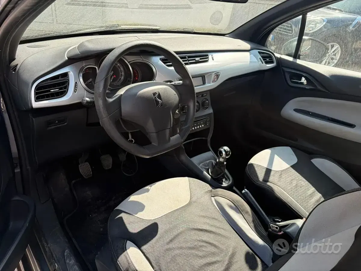 Usata Citroën DS3 95 CV (69 kW) 2010 Grigio Utilitaria