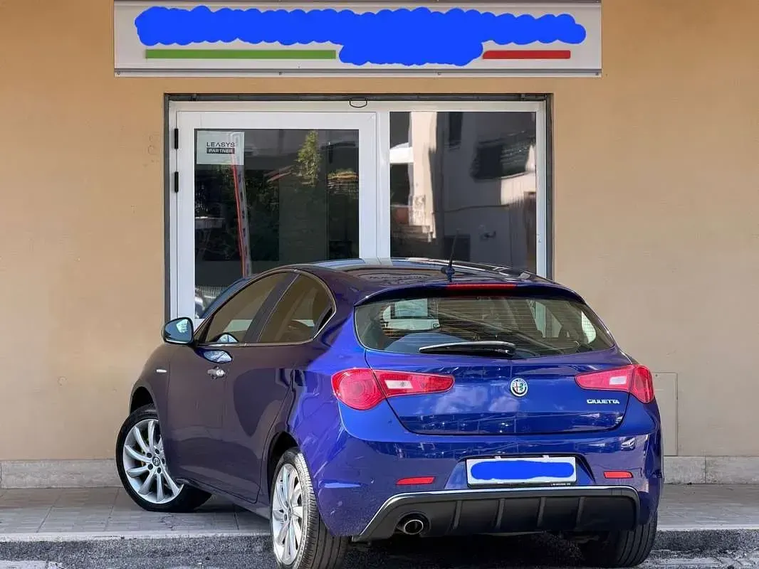 Usata Alfa Romeo Giulietta Business 120 CV (88 kW) 2019 Blu Utilitaria