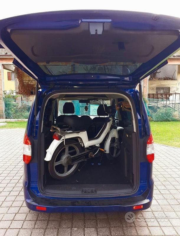 Usata Ford Courier 2002 Blu Monovolume