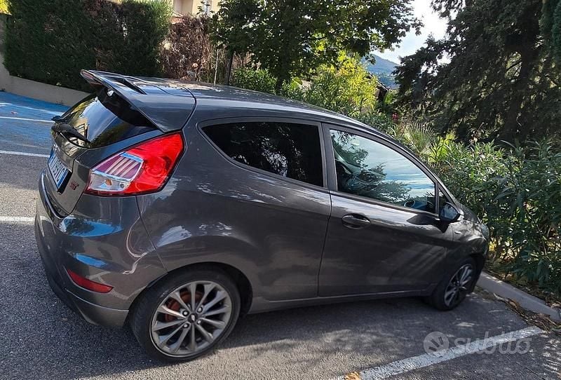 Grigio Usata 2017 Ford Fiesta ST-Line Berlina | 6500 € - Immagine 1/4