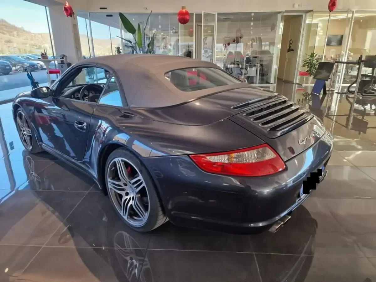 Usata Porsche 911 Carrera 4S Cabriolet 355 CV (261 kW) 2007 Grigio Cabrio