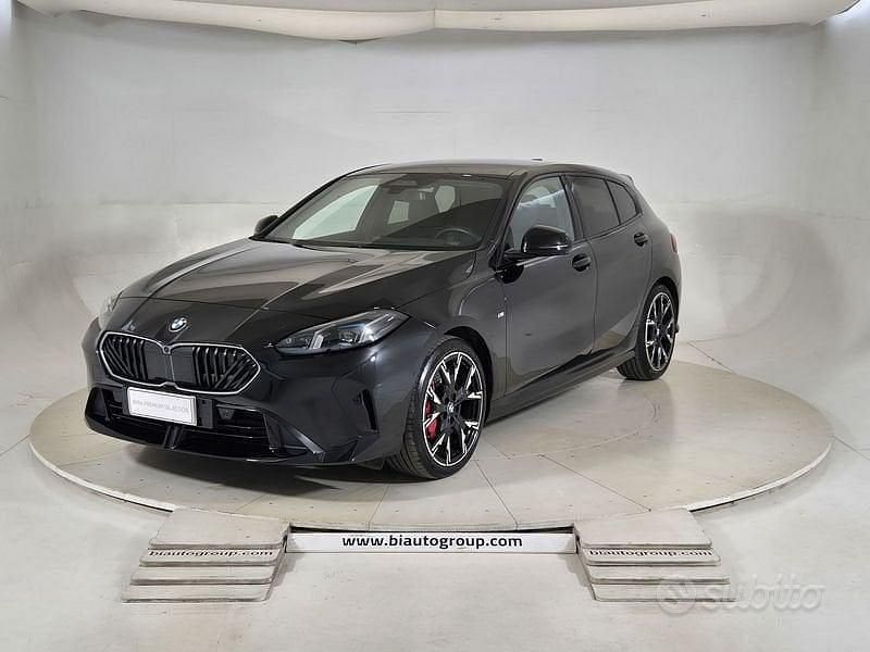 Nero Usata 2025 BMW 118 M Sport Utilitaria | 37.400 € (Buon prezzo) - Immagine 1/3