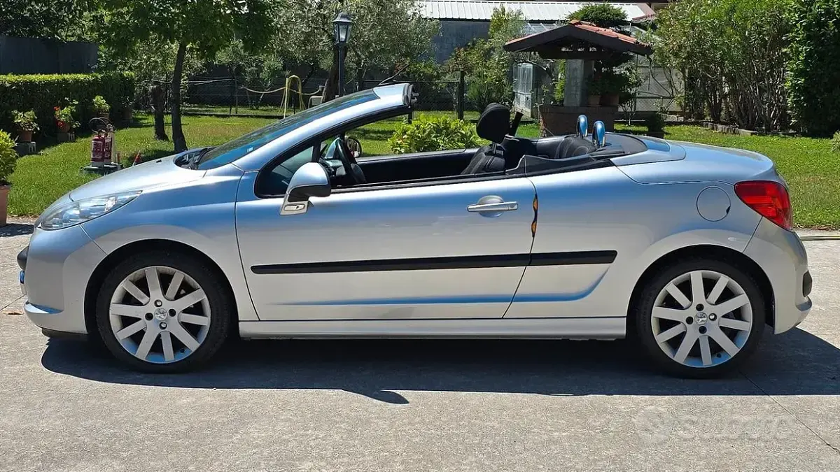 Usata Peugeot 207 CC 150 CV (110 kW) 2007 Grigio Cabrio