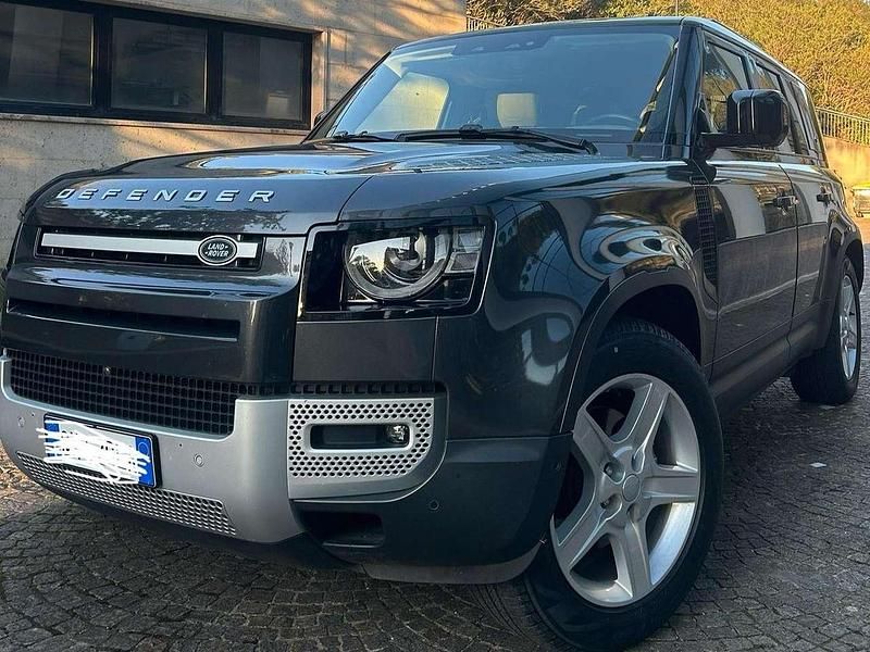 Grey carpathian Usata 2022 Land Rover Defender Due volumi | 53.990 € (Ottimo prezzo) - Immagine 1/4