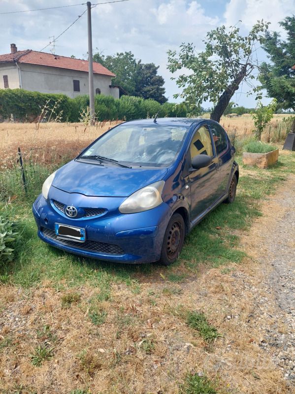 Usata 2008 Toyota Aygo Due volumi | 2400 € (Super prezzo) - Immagine 1/3