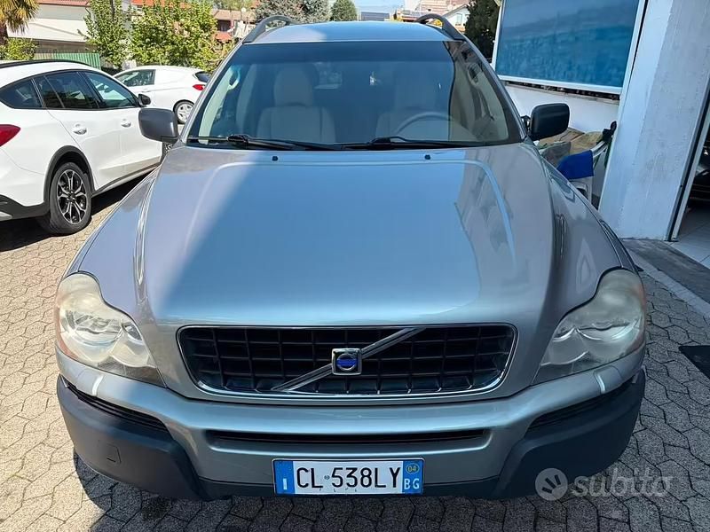 Usata Volvo XC90 210 CV (154 kW) 2004 Grigio SUV