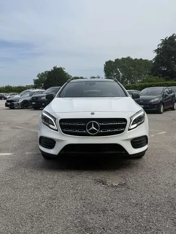 Usata Mercedes GLA200 Edition 136 CV (100 kW) 2019 Bianco SUV