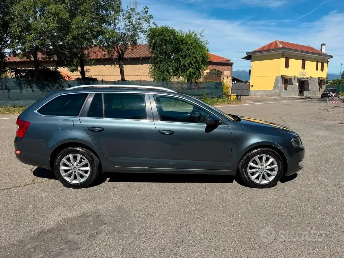 Usata Skoda Octavia Style 116 CV (85 kW) 2017 Grigio Station wagon