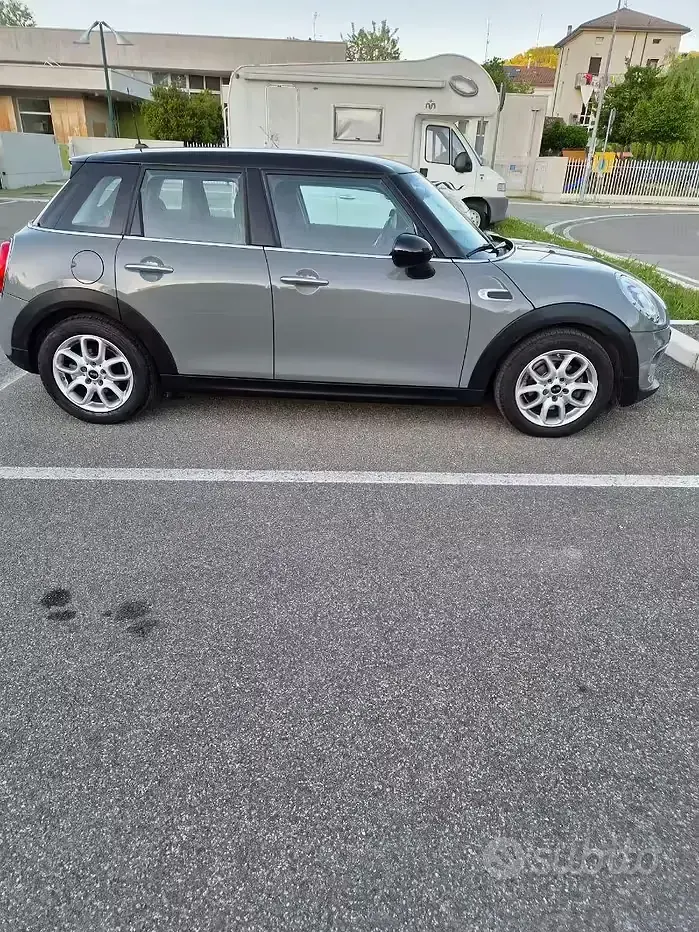 Usata Mini Cooper D 116 CV (85 kW) 2017 Grigio Utilitaria