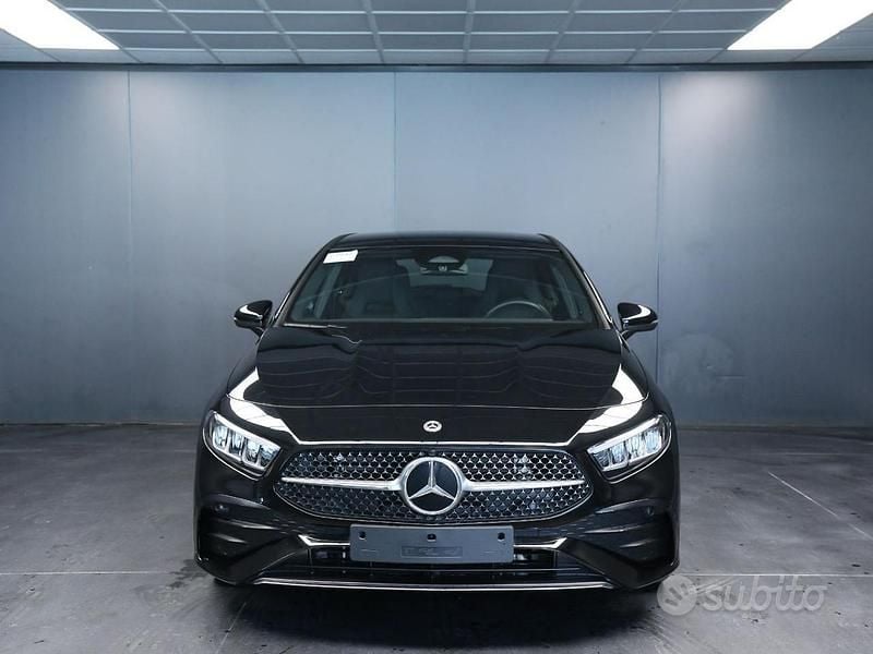 Usata Mercedes A180 AMG line 136 CV (100 kW) 2025 Nero Berlina
