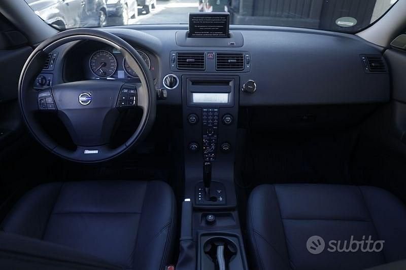 Usata Volvo C30 Momentum 220 CV (161 kW) 2007 Nero Utilitaria