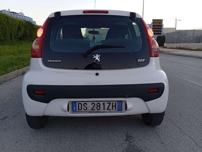 Usata Peugeot 107 Access 68 CV (50 kW) 2009 Utilitaria