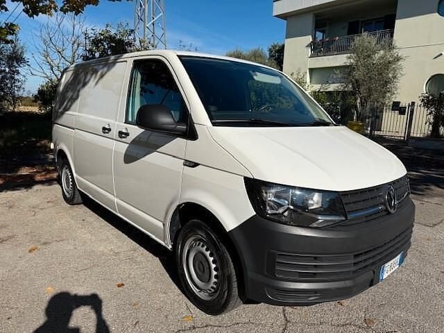 Begagnad VW Transporter 101 HK (74 kW) 2016 Vit Van