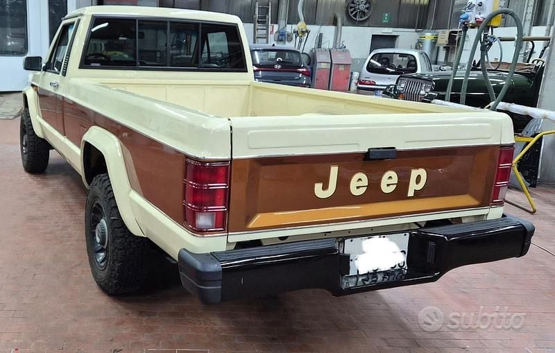 Usata Jeep Comanche 116 CV (85 kW) 1987 Beige Pick-up