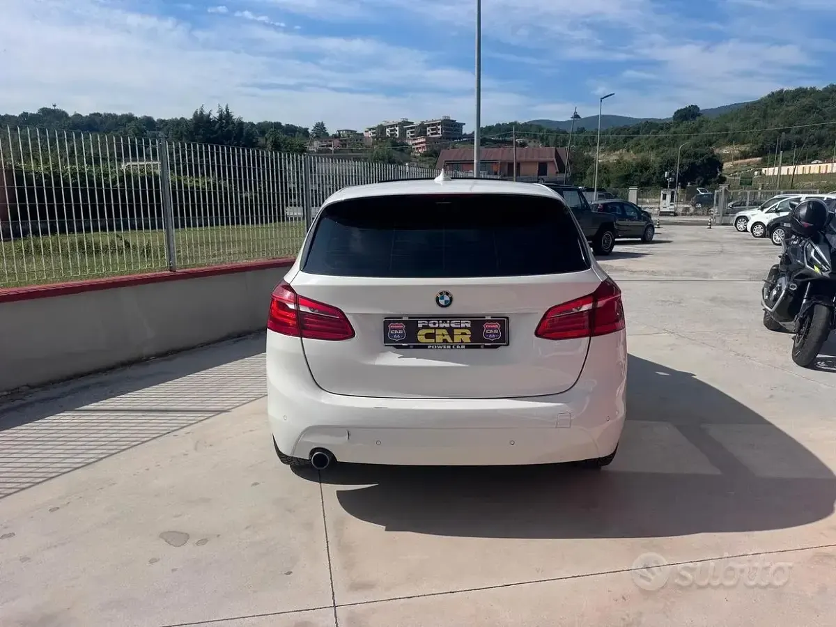 Usata BMW 216 Active Tourer Advantage 116 CV (85 kW) 2016 Bianco Monovolume