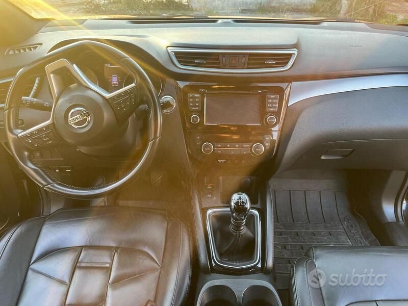 Nero Usata 2018 Nissan Qashqai SUV | 14.490 € - Immagine 1/4