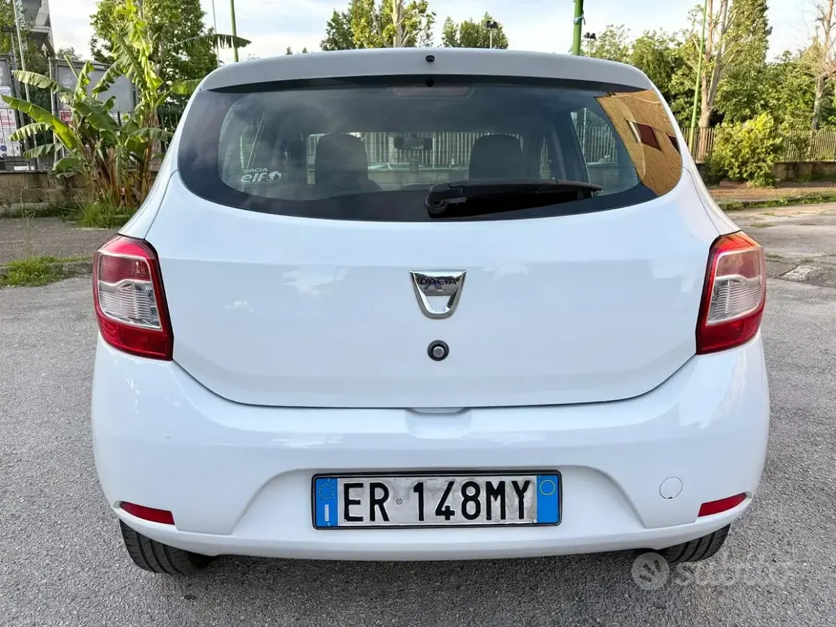 Usata Dacia Sandero 72 CV (52 kW) 2013 Bianco Berlina