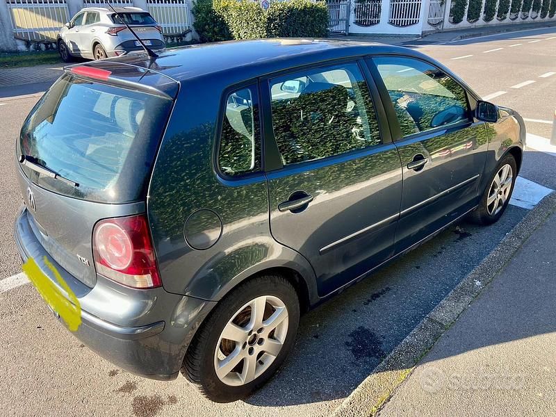 Usata VW Polo Sportline 80 CV (58 kW) 2008 Grigio Utilitaria