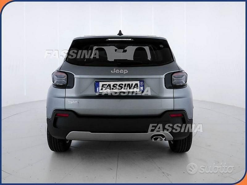 Usata Jeep Avenger Summit 100 CV (73 kW) 2024 Grigio SUV